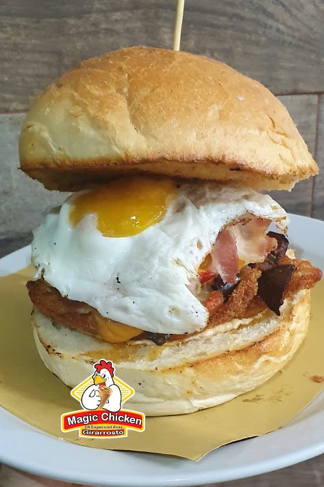PANINO COTOLETTE BECON E UOVO